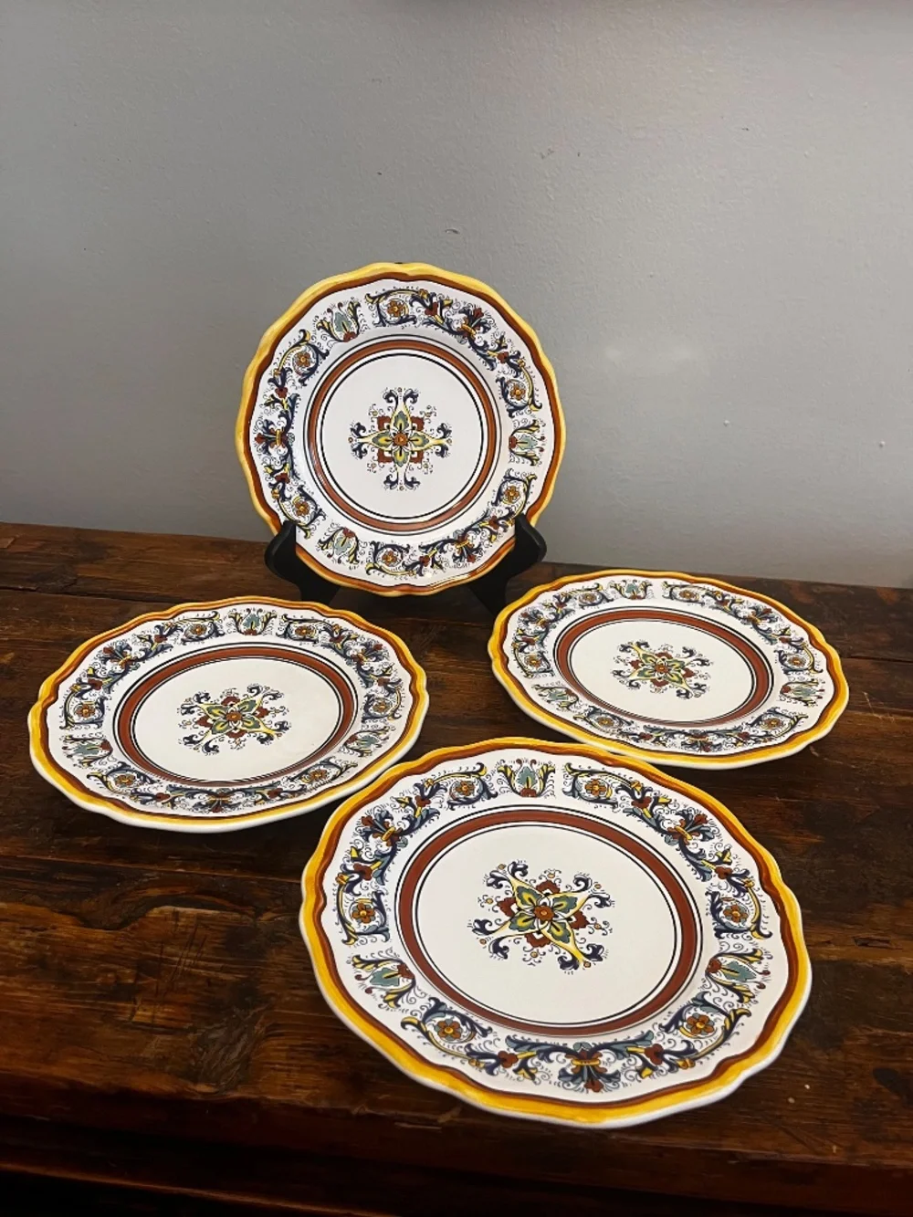 Sur La Table Deruta Salad Plates / Italian Majolica / Hand Painted / Set of 4